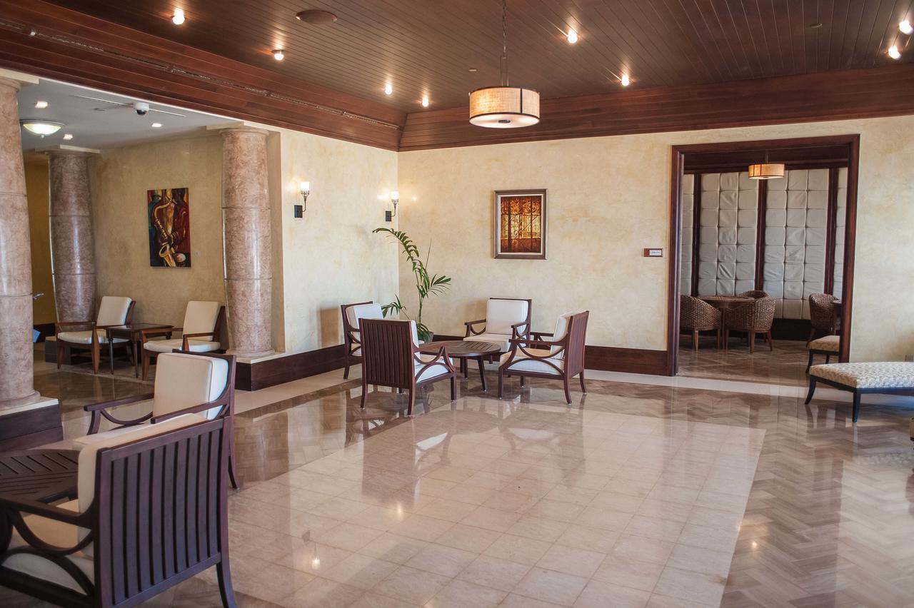 Palmyra Luxury Beach Condos Montego Bay Extérieur photo